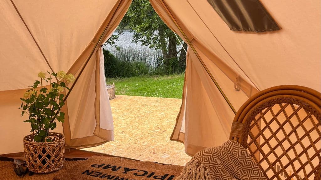 Fårup Sø Camping - Ein gemütlicher Blick aus einem Glamping-Zelt
